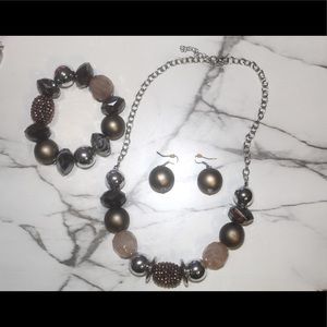 3 Piece Jewelry Set .